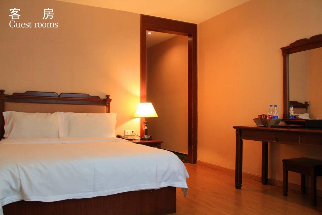 Jin Tai Zi Hotel Doumen Exteriér fotografie